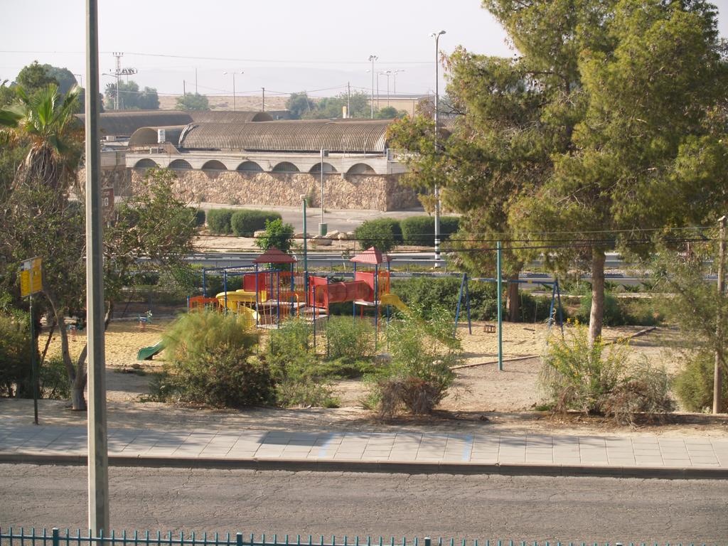 Zimmer Arad Dead Sea, Big And Confortabוl Apartment, Logic Cost - במחיר שפוי Bagian luar foto